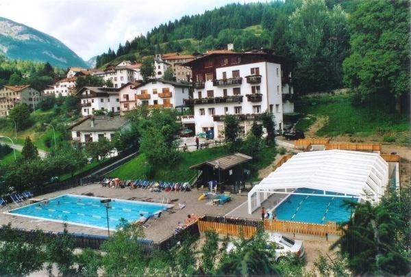 Sporting Hotel Club Pelos Ngoại thất bức ảnh